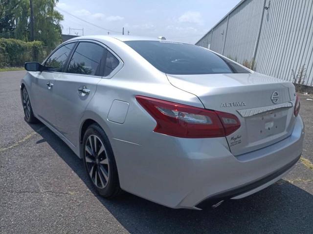 Photo of 2018 Brilliant Silver Nissan Altima
