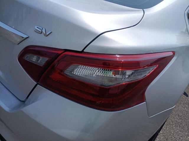 Photo of 2018 Brilliant Silver Nissan Altima