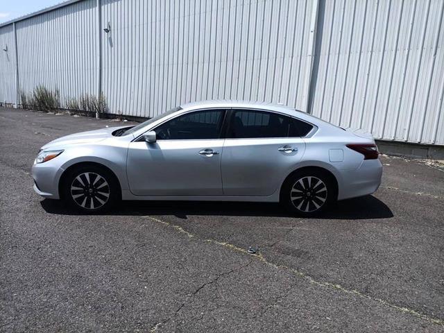 Photo of 2018 Brilliant Silver Nissan Altima