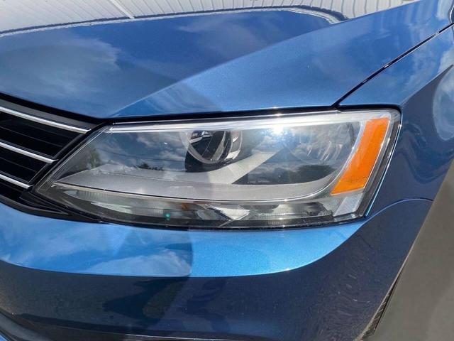 Photo of 2015 Silk Blue Metallic Volkswagen Jetta