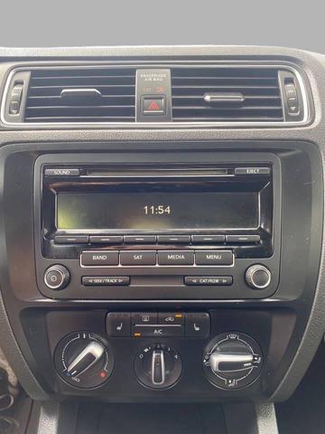 Photo of 2015 Silk Blue Metallic Volkswagen Jetta