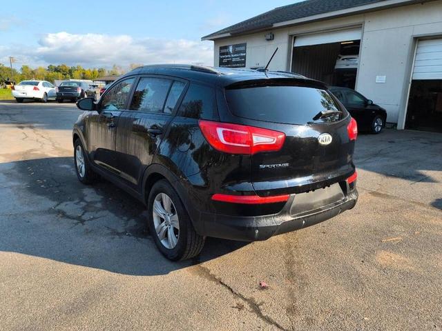 Photo of 2011 Burgundy Kia Sportage