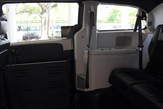 Photo of 2018 Gray Dodge Grand Caravan