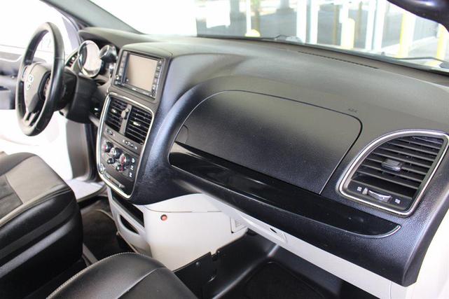 Photo of 2018 Gray Dodge Grand Caravan