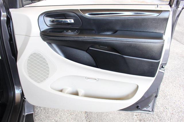 Photo of 2018 Gray Dodge Grand Caravan