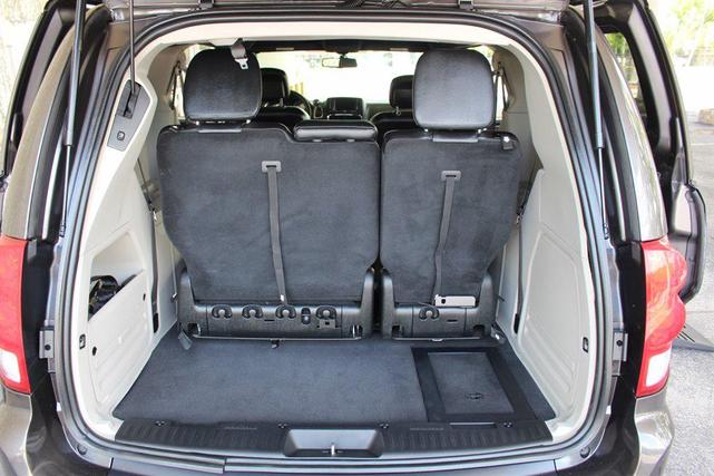 Photo of 2018 Gray Dodge Grand Caravan