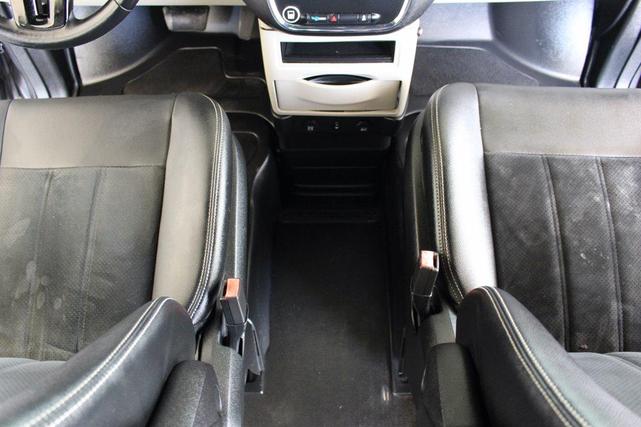 Photo of 2018 Gray Dodge Grand Caravan