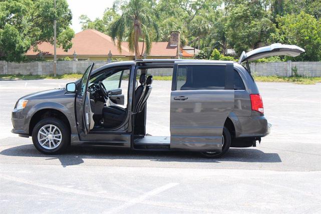 Photo of 2018 Gray Dodge Grand Caravan
