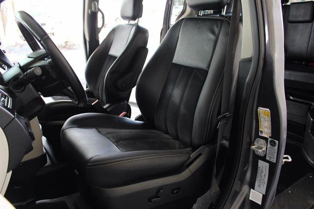 Photo of 2018 Gray Dodge Grand Caravan