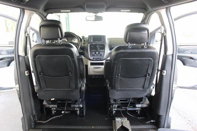 Photo of 2018 Gray Dodge Grand Caravan