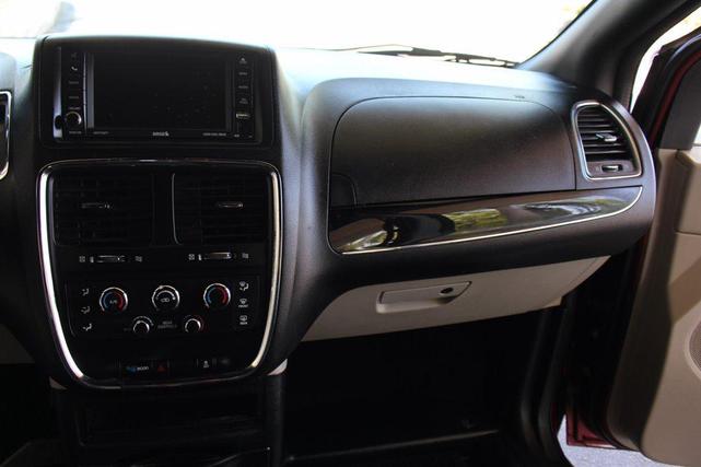 Photo of 2019 Red Dodge Grand Caravan