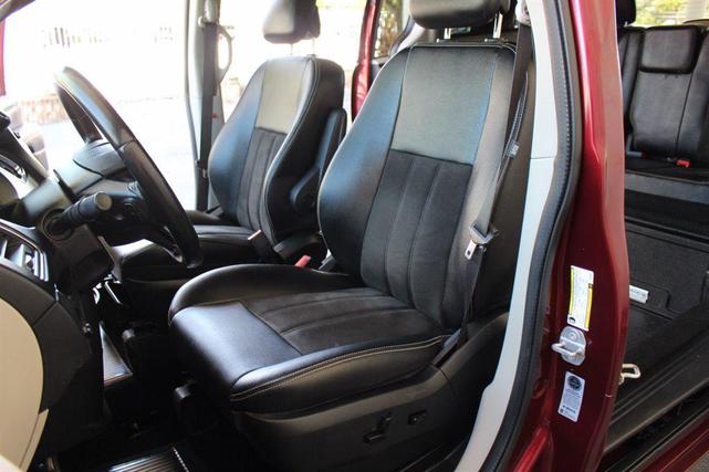 Photo of 2019 Red Dodge Grand Caravan