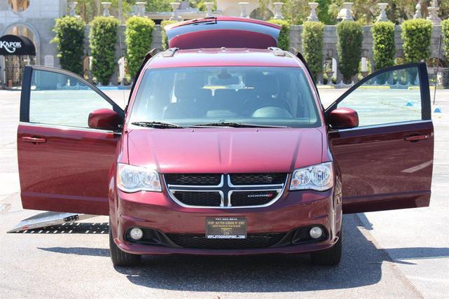 Photo of 2019 Red Dodge Grand Caravan