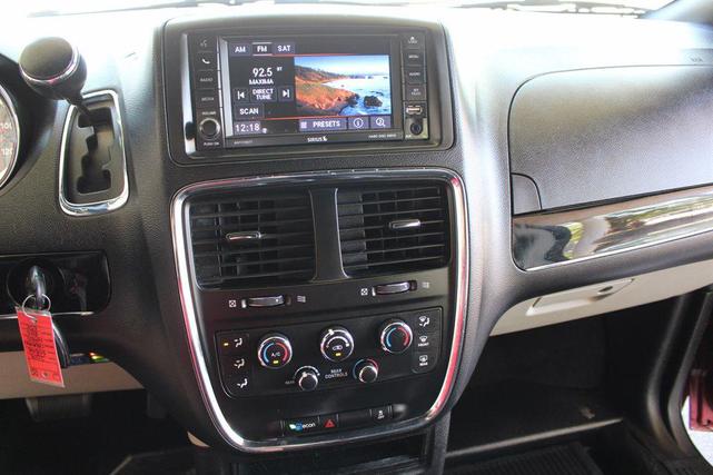 Photo of 2019 Red Dodge Grand Caravan