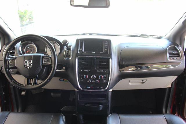 Photo of 2019 Red Dodge Grand Caravan