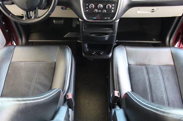 Photo of 2019 Red Dodge Grand Caravan
