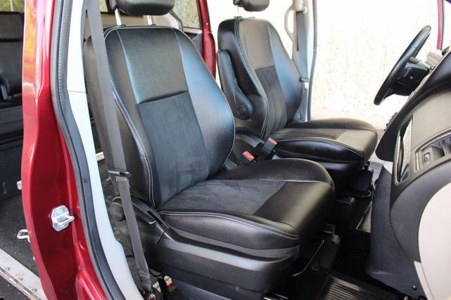 Photo of 2019 Red Dodge Grand Caravan