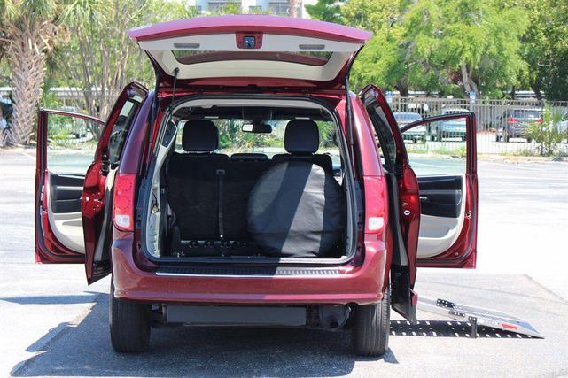 Photo of 2019 Red Dodge Grand Caravan