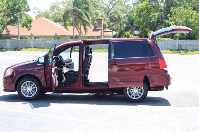 Photo of 2019 Red Dodge Grand Caravan