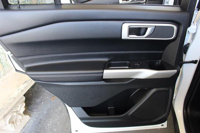 Photo of 2020 White Ford Explorer