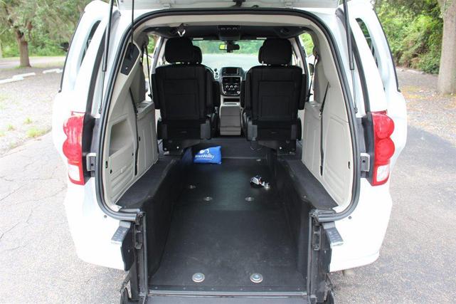 Photo of 2020 White Dodge Grand Caravan