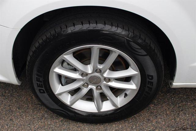 Photo of 2020 White Dodge Grand Caravan
