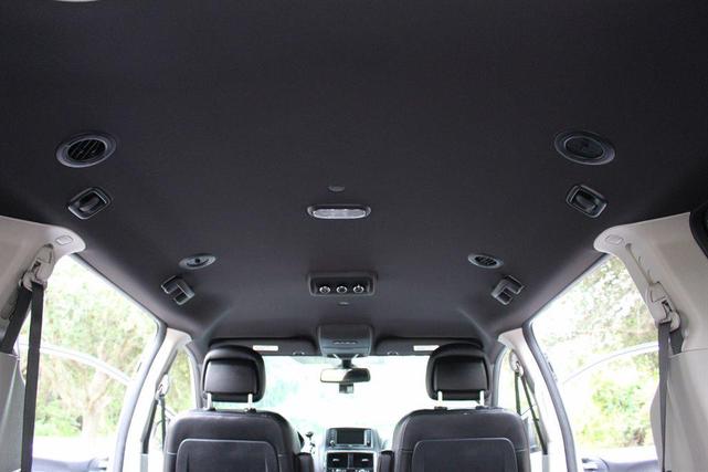 Photo of 2020 White Dodge Grand Caravan