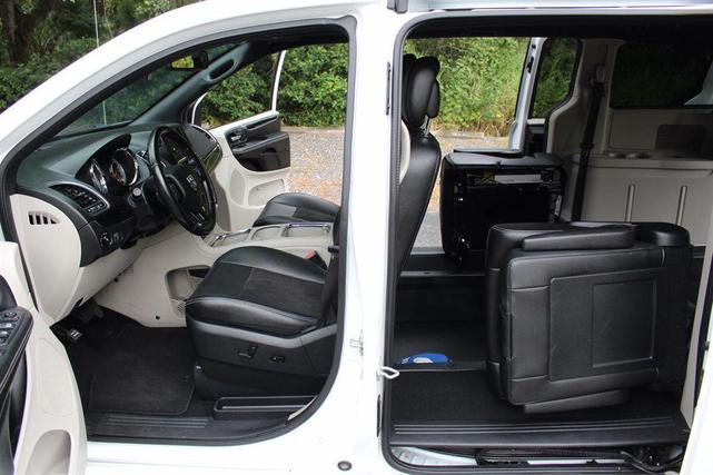 Photo of 2020 White Dodge Grand Caravan