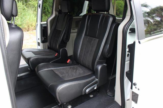 Photo of 2020 White Dodge Grand Caravan