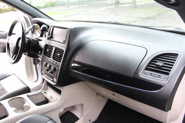 Photo of 2020 White Dodge Grand Caravan