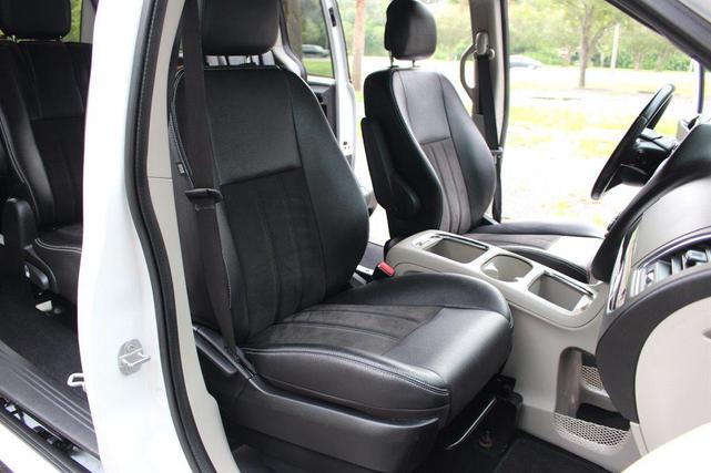 Photo of 2020 White Dodge Grand Caravan