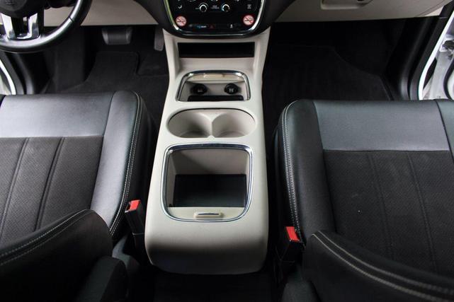 Photo of 2020 White Dodge Grand Caravan