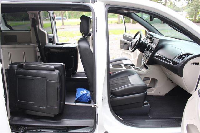 Photo of 2020 White Dodge Grand Caravan