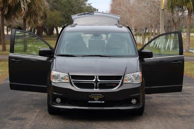 Photo of 2019 Gray Dodge Grand Caravan