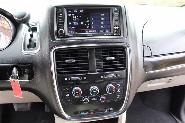 Photo of 2019 Gray Dodge Grand Caravan