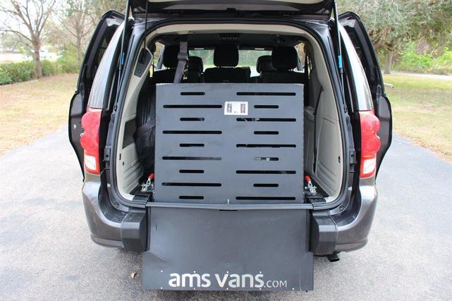 Photo of 2019 Gray Dodge Grand Caravan