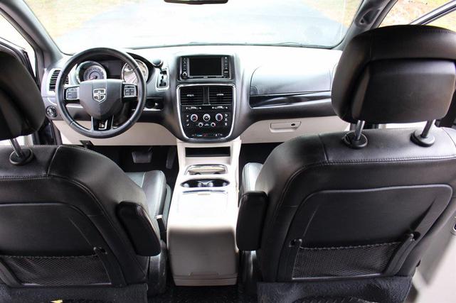 Photo of 2019 Gray Dodge Grand Caravan