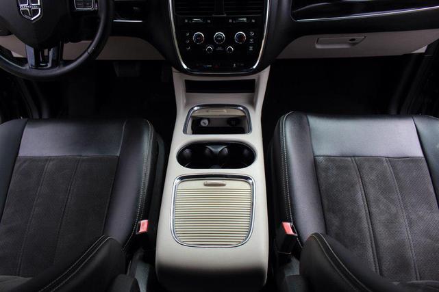 Photo of 2019 Gray Dodge Grand Caravan