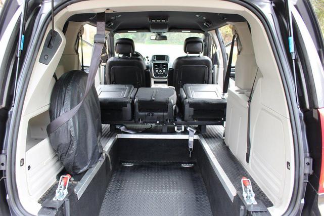 Photo of 2019 Gray Dodge Grand Caravan
