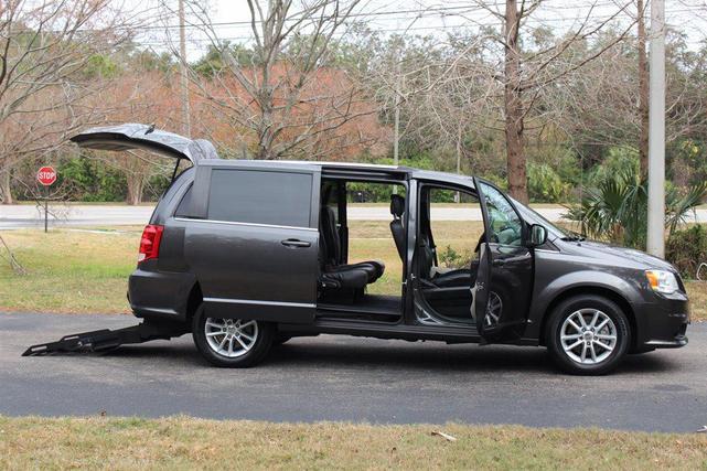 Photo of 2019 Gray Dodge Grand Caravan