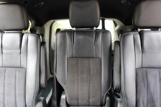 Photo of 2019 Gray Dodge Grand Caravan
