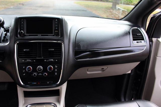 Photo of 2019 Gray Dodge Grand Caravan