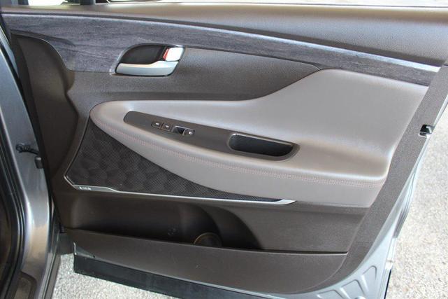 Photo of 2019 Gray Hyundai SANTA FE