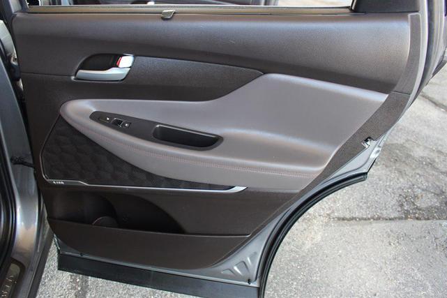 Photo of 2019 Gray Hyundai SANTA FE