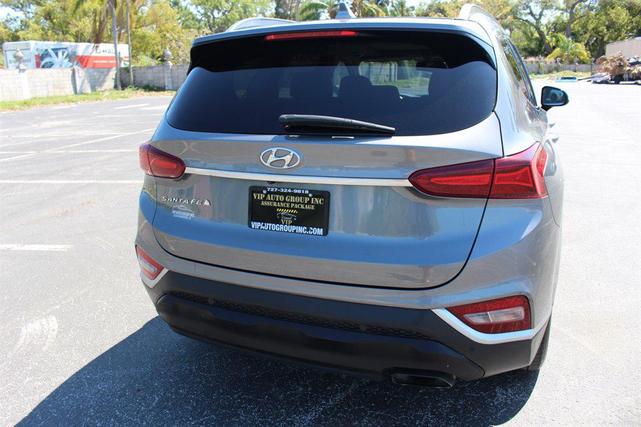 Photo of 2019 Gray Hyundai SANTA FE