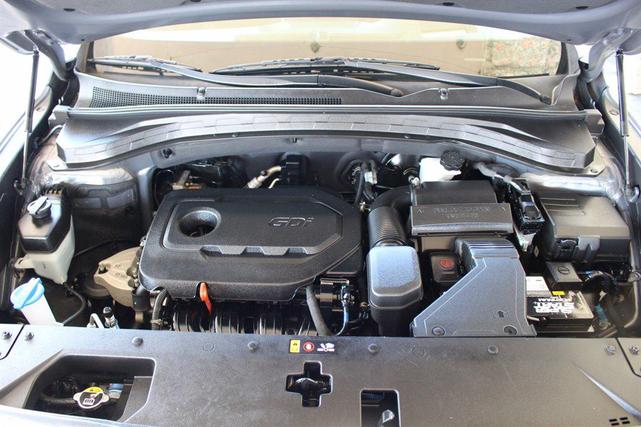 Photo of 2019 Gray Hyundai SANTA FE