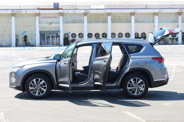 Photo of 2019 Gray Hyundai SANTA FE