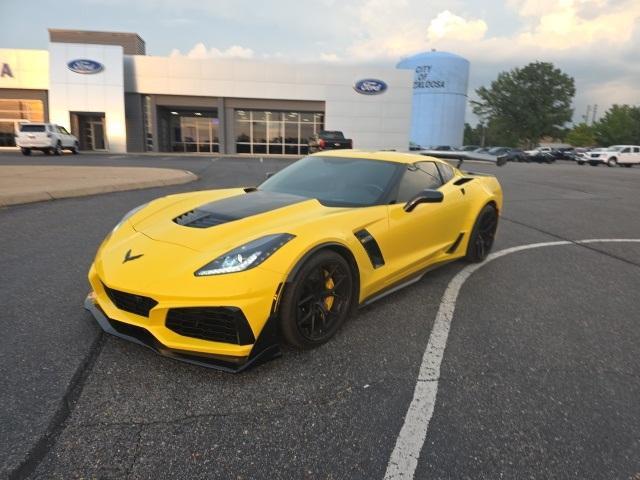 Photo of 2016 Yellow Chevrolet Corvette