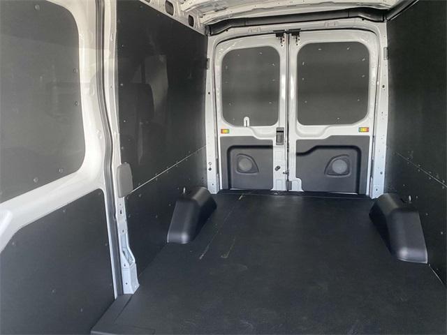 Photo of 2025 Oxford White Ford Transit-250