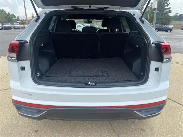 Photo of 2020 Pure White Volkswagen Atlas Cross Sport